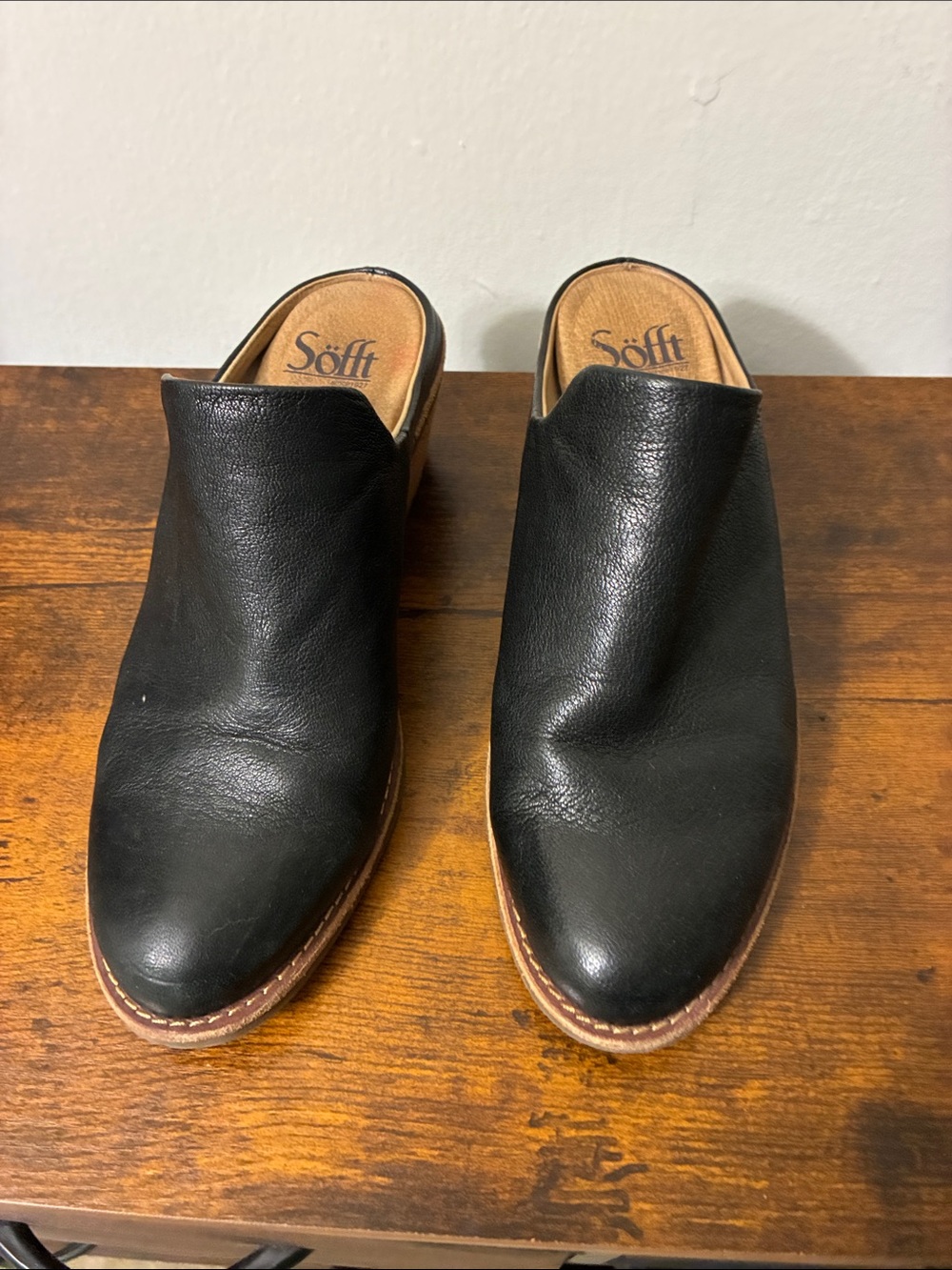Söfft Black Leather Mule Clogs